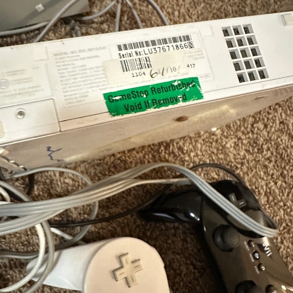 Nintendo Wii bundle - console, controllers and games - Picture 2 of 9